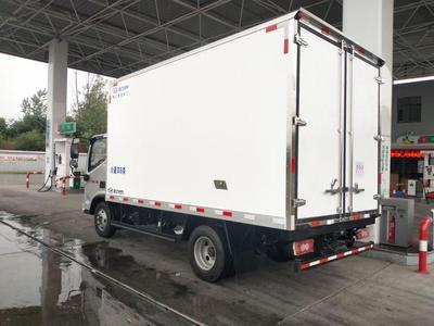 福田奧鈴速運(yùn)4.2米冷藏車 國六藍(lán)牌不超重解決方案，專業(yè)冷凍運(yùn)輸新選擇
